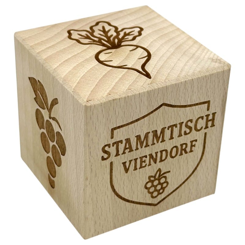 Personalisierter Holzwürfel mit Gravur
