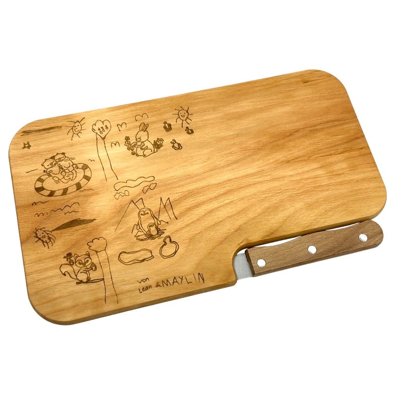 Personalisiertes Holzbrett mit Messer