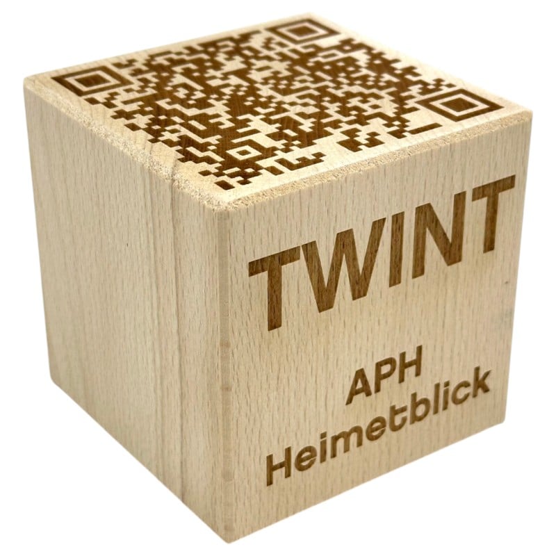 Holzwürfel mit Lasergravur